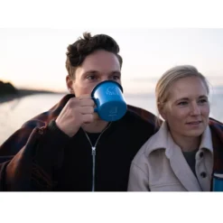 Emaille-Geschirr Nordisk Madam Blå Becher, Large -Camping Rabatt Geschäft madam bla becher nordisk campingtasse campingbecher aus emailliertem stahl emailletasse outdoorbecher outdoortasse 1000 2 23614
