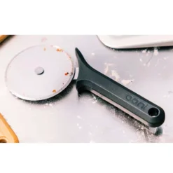 Ooni Profi-Pizzaschneider -Camping Rabatt Geschäft profi pizzaroller ooni zubehoer pizzaschneiderad 1000 2 25107